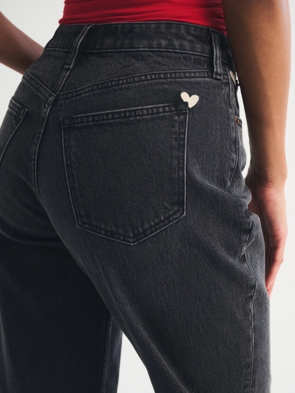 Abercrombie & Fitch Black 90s Relaxed High-Rise Jeans with Heart Pocket Accent